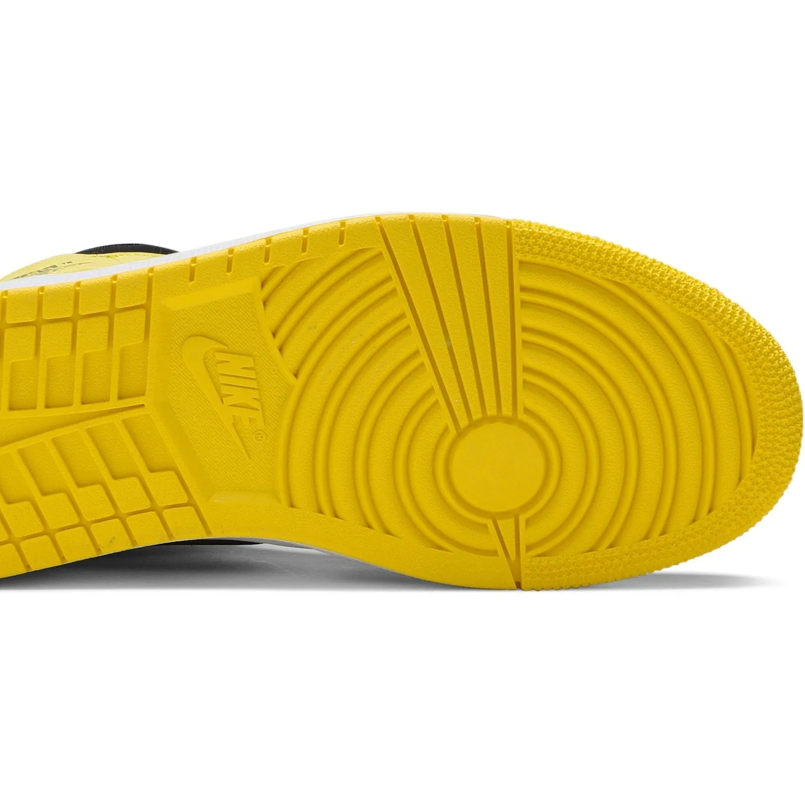 Air Jordan 1 Mid SE ‘Yellow Toe’