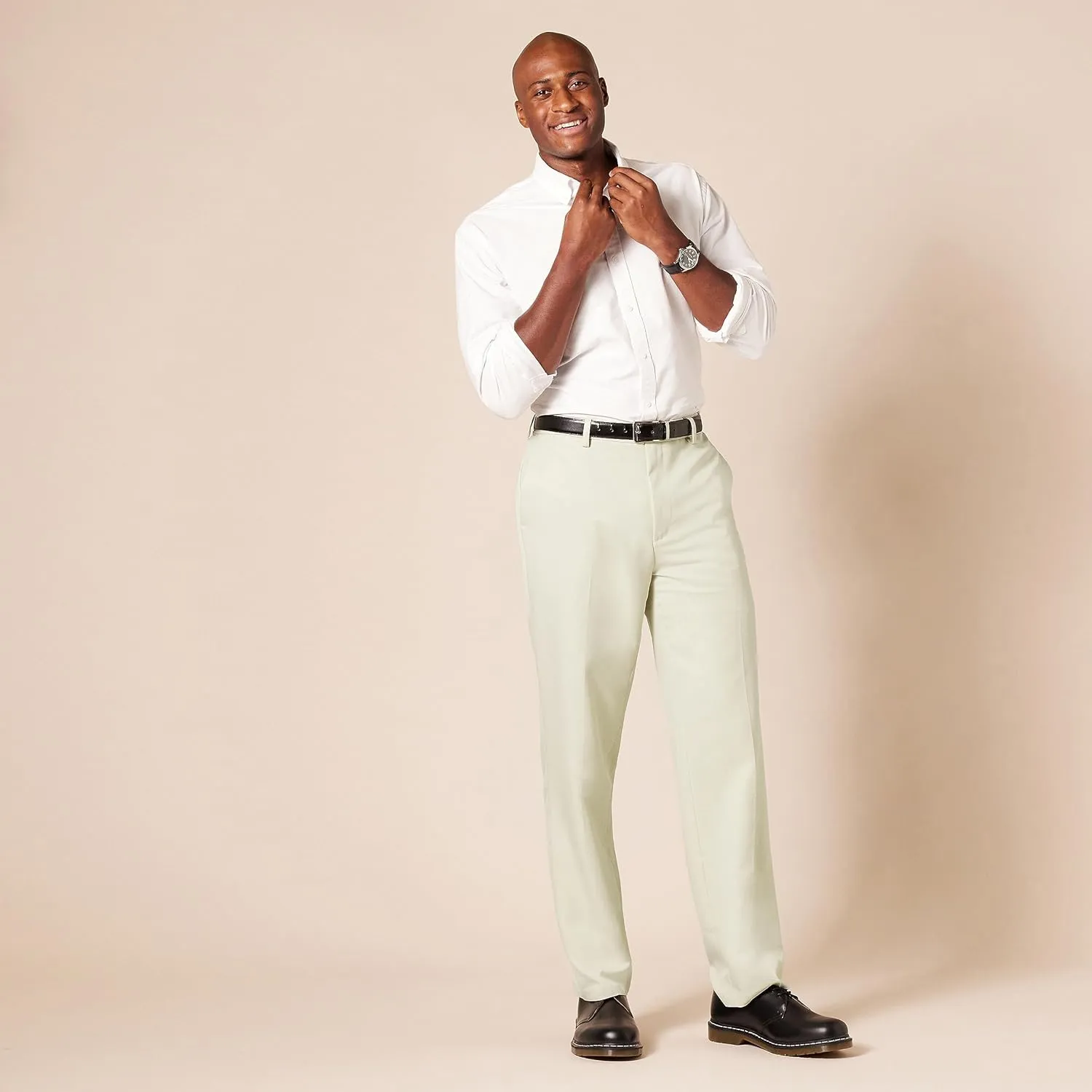 Amazon Essentials Men's Classic-Fit Expandable-Waist Flat-Front Dress Pant