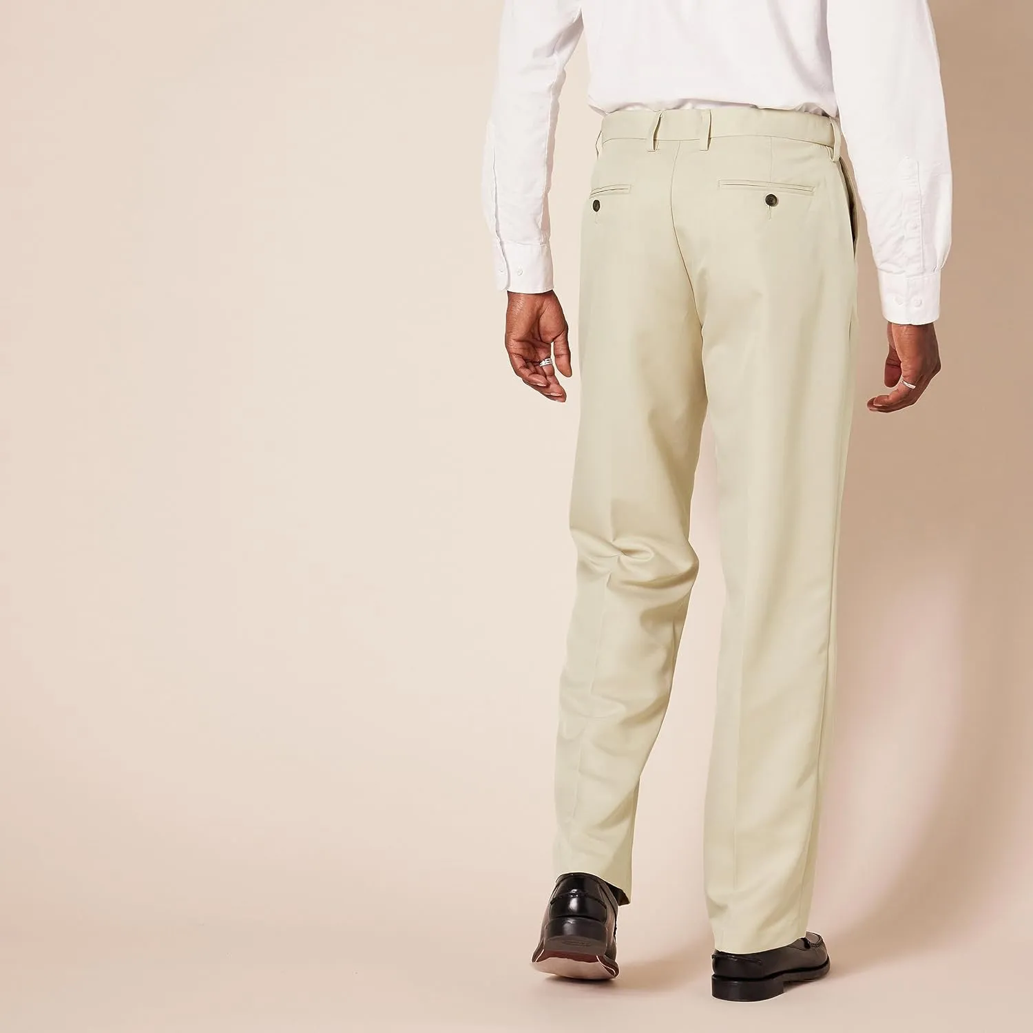 Amazon Essentials Men's Classic-Fit Expandable-Waist Flat-Front Dress Pant