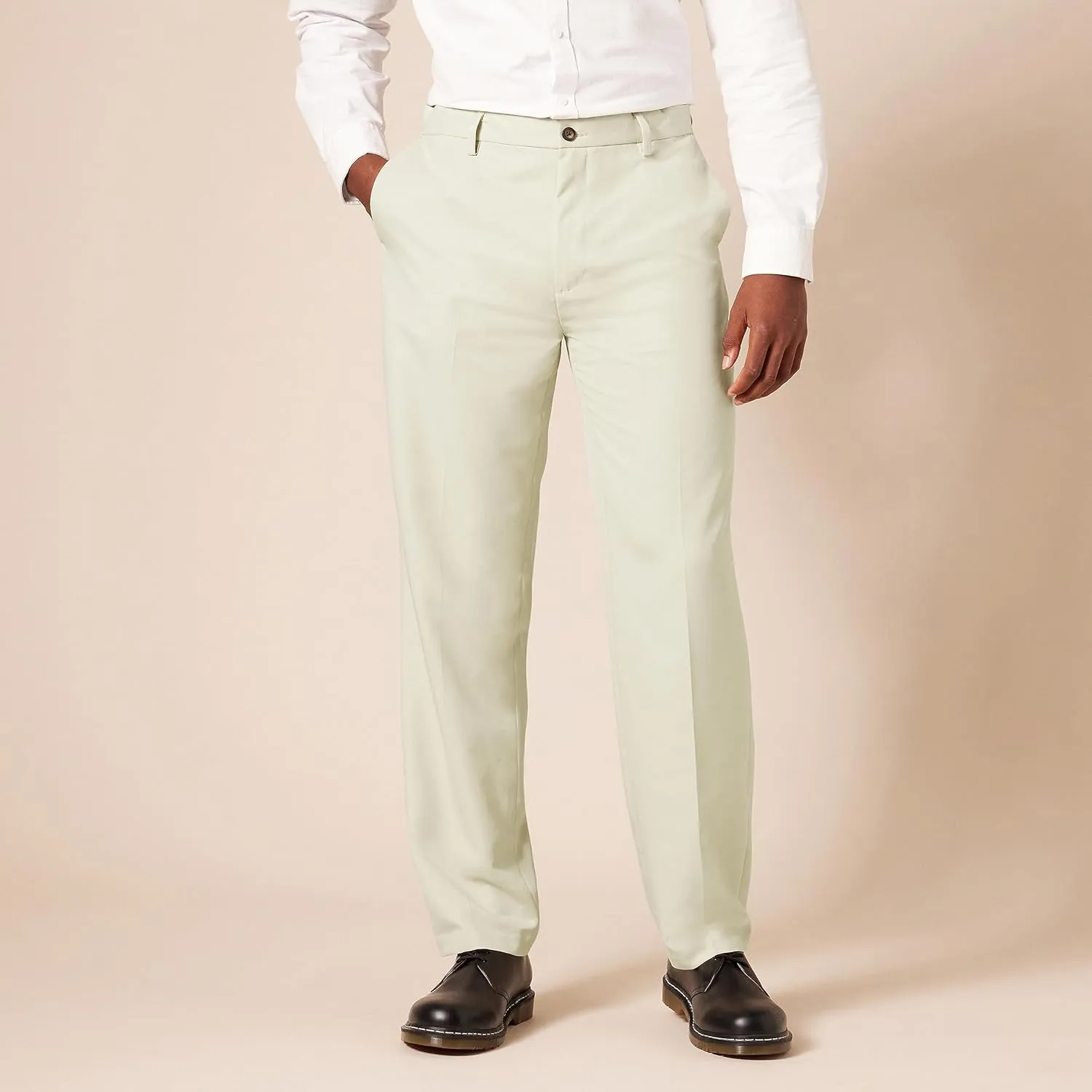 Amazon Essentials Men's Classic-Fit Expandable-Waist Flat-Front Dress Pant