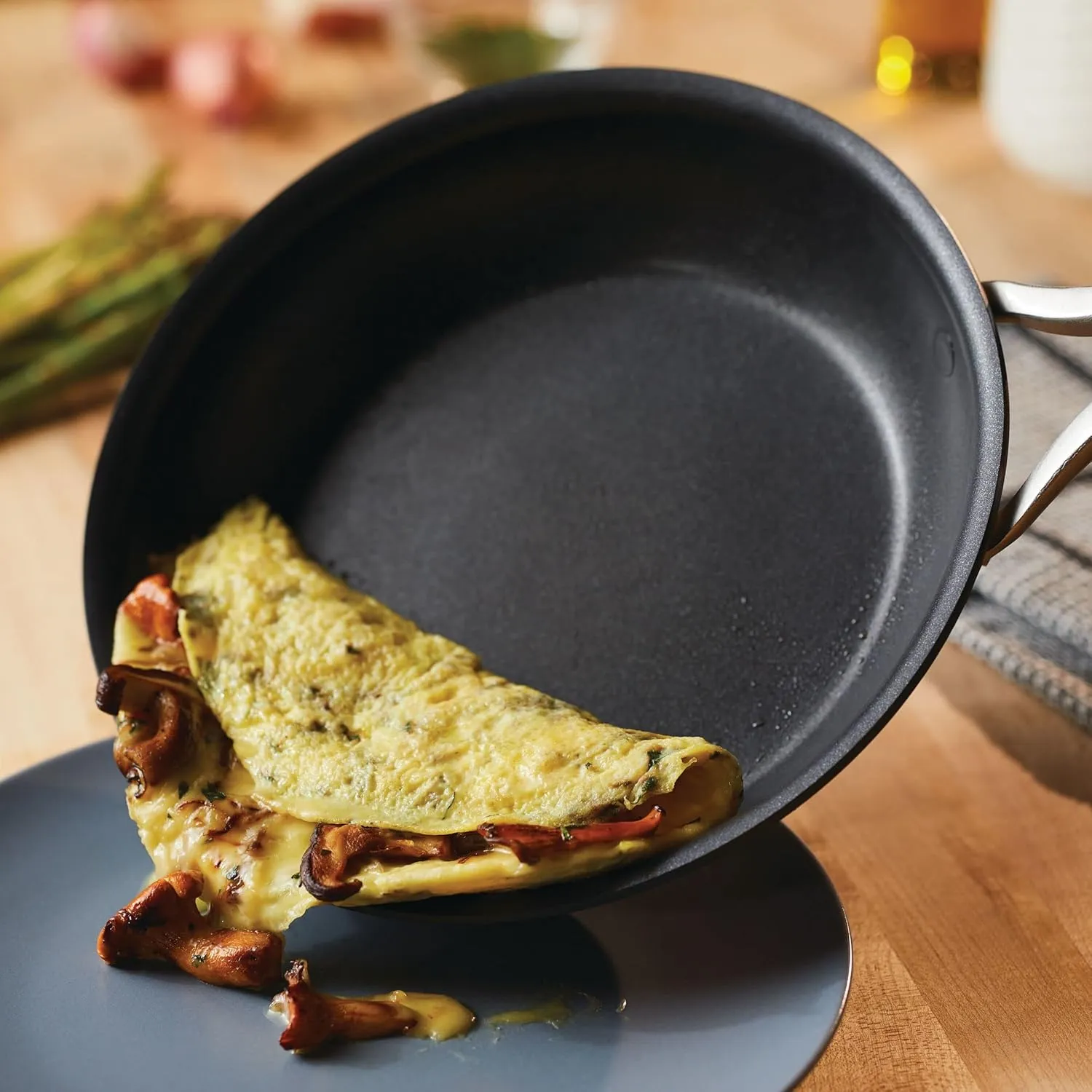Anolon Nouvelle Copper Luxe Hard-Anodized Nonstick Straining Saucepan, 3.5-Quart, Onyx