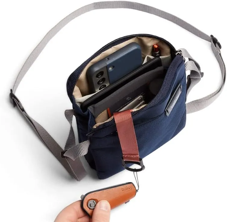 Bellroy City Pouch (cross-body bag, e-reader or small tablet, wallet, sunglasses, phone) - Navy