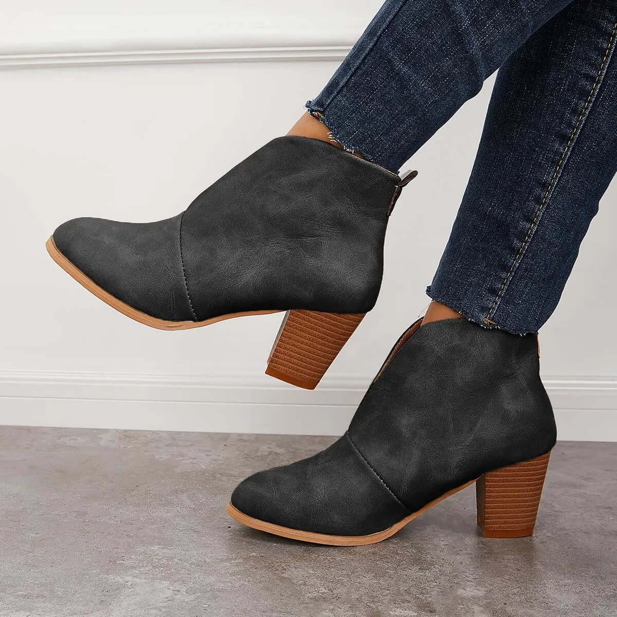 Casual and supportive orthopedic Boots