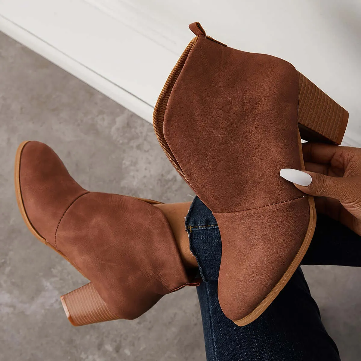 Casual and supportive orthopedic Boots