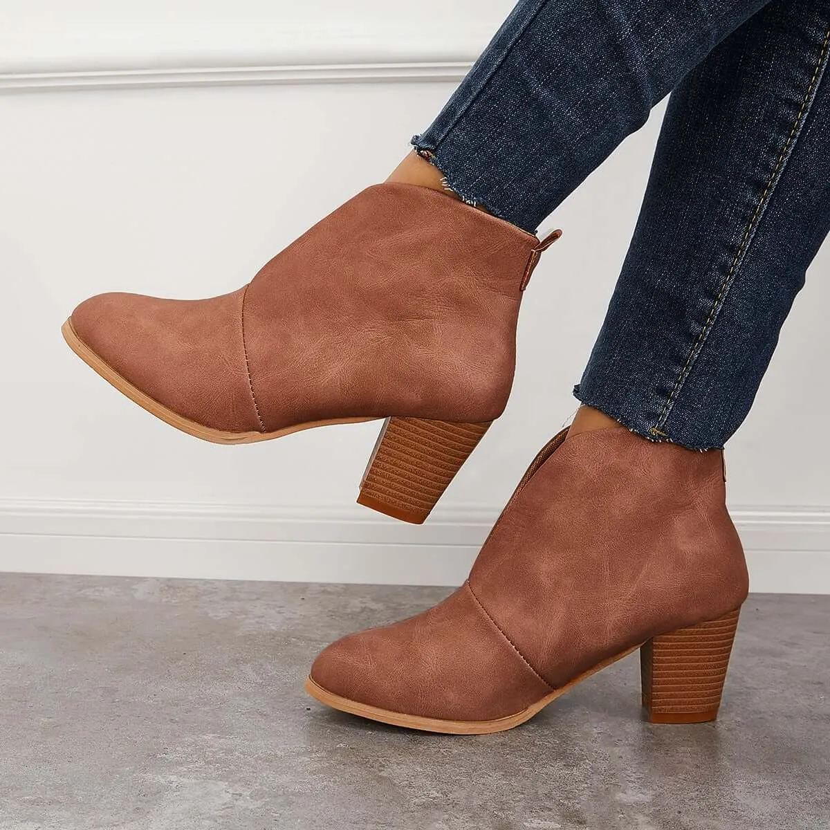 Casual and supportive orthopedic Boots