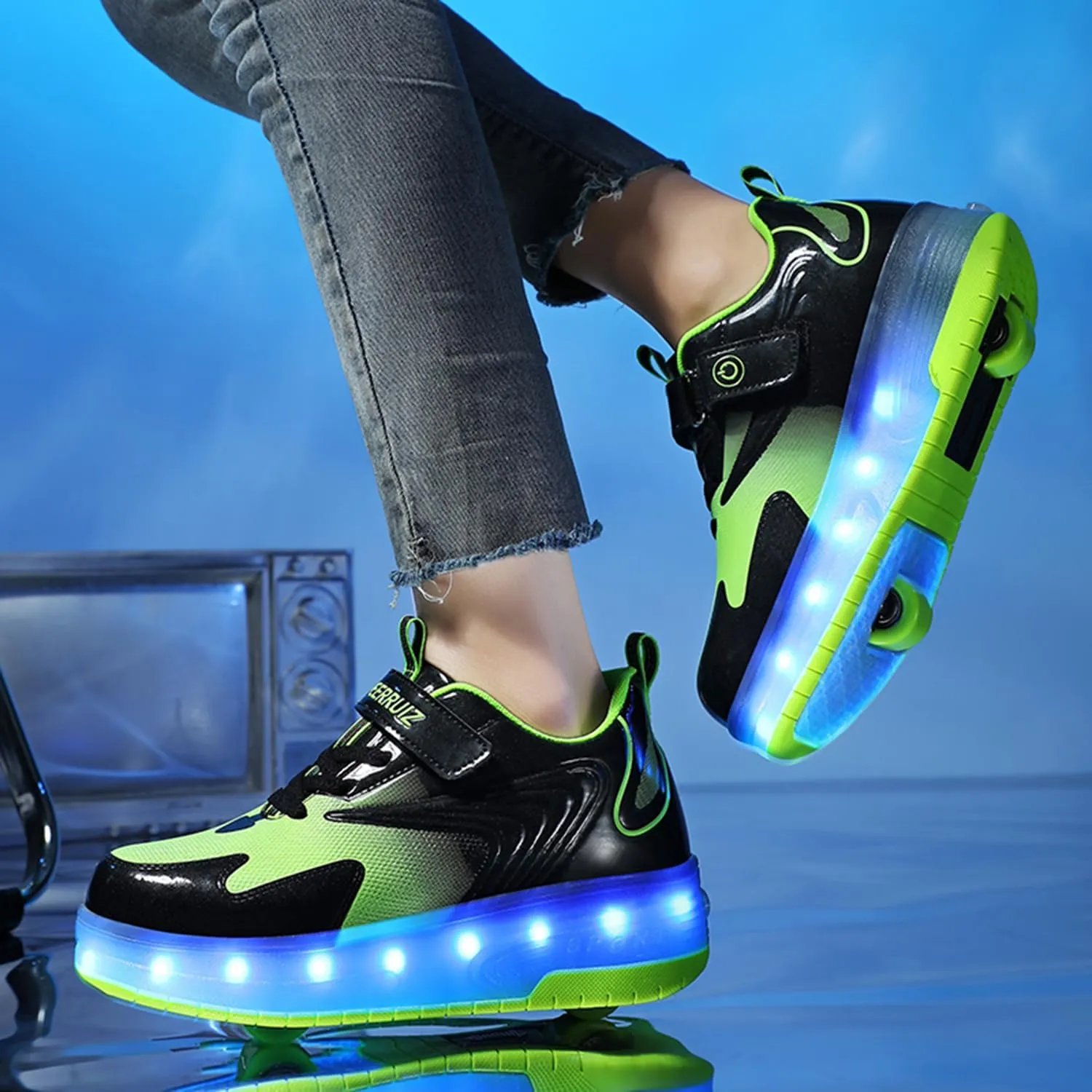 Ehauuo Unisex Roller Shoes Kids Sparkling Wheels Shoes Girls Light up Roller Skates Sneakers Boys Rechargeable Flashing Sneakers for Gift