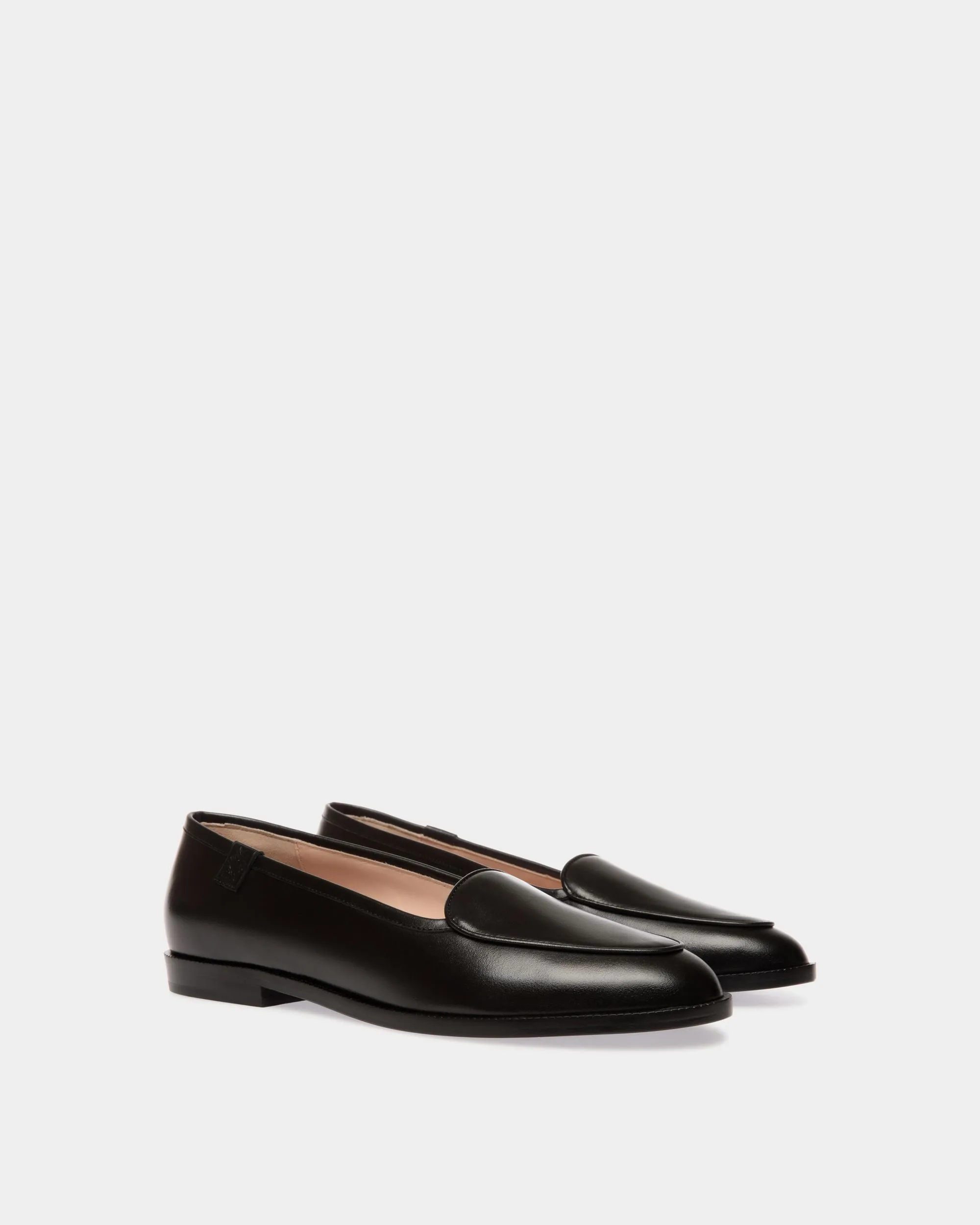 Elite Flat in Black Leather