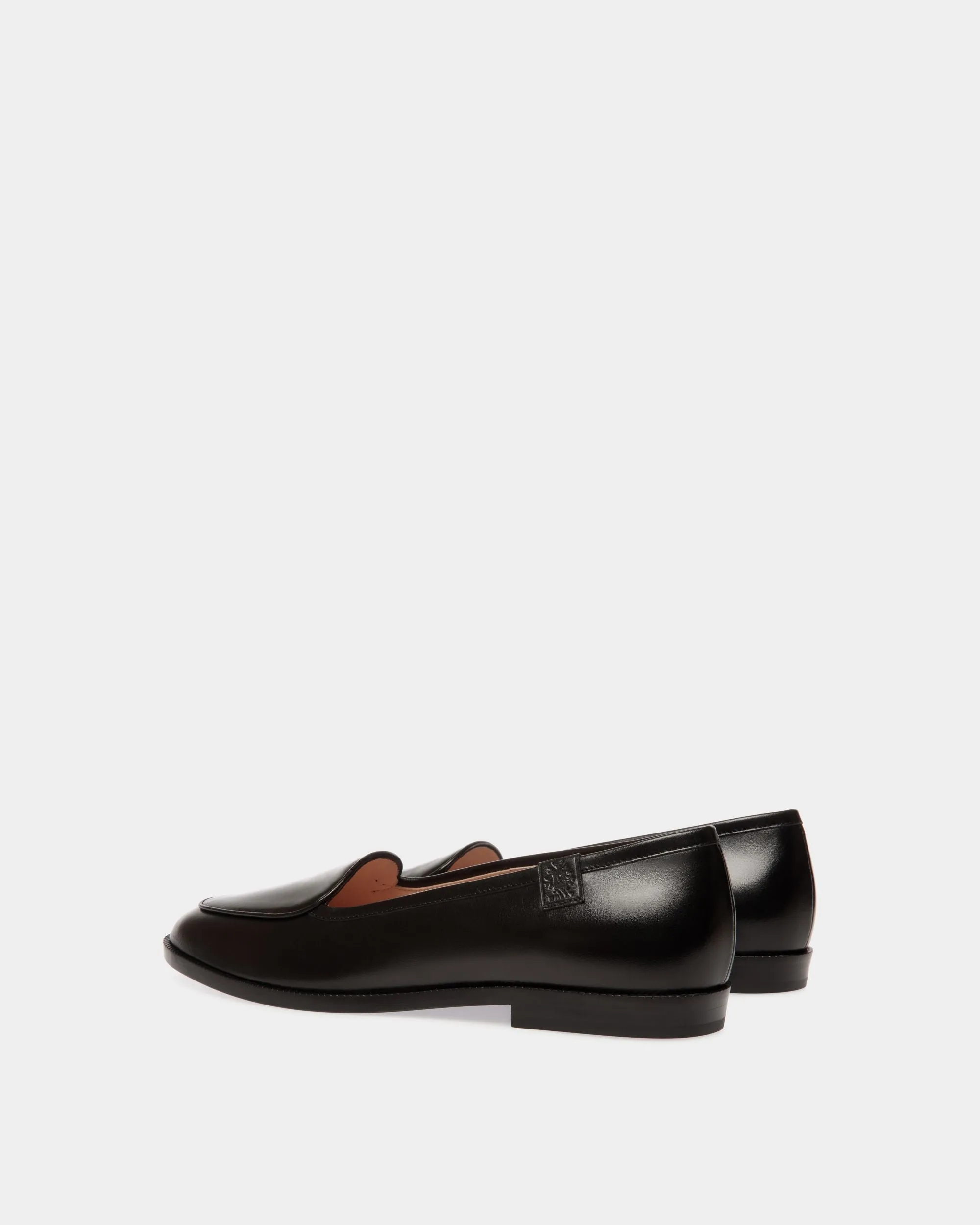 Elite Flat in Black Leather