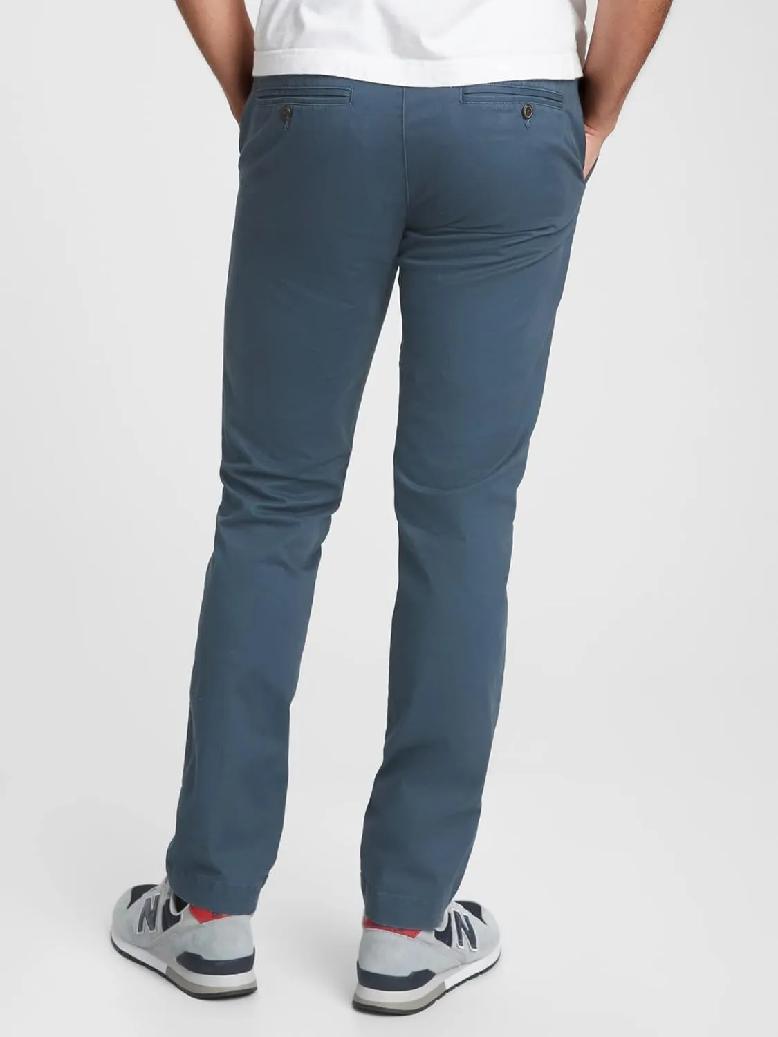 GAP Men's Essential Slim Fit Khaki Chino Pants