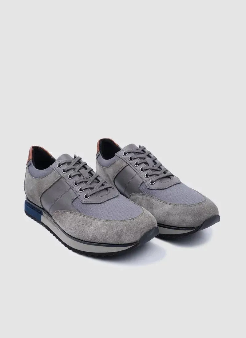 Hades Sneaker