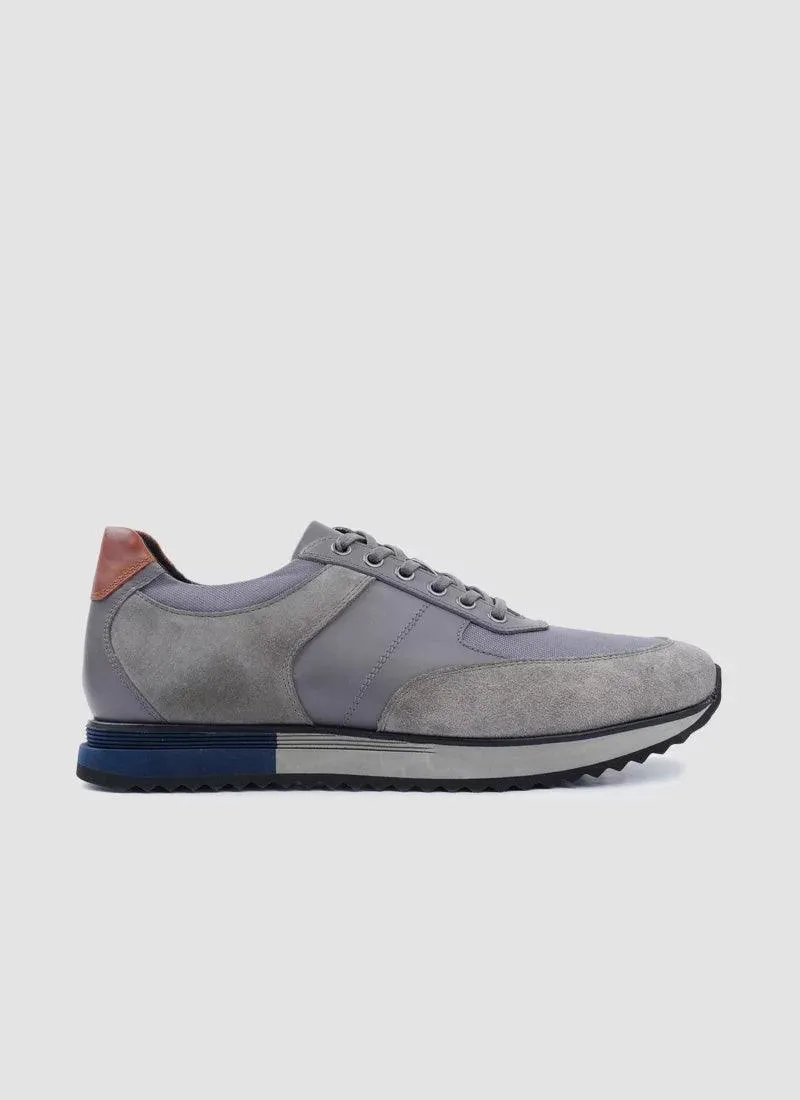 Hades Sneaker