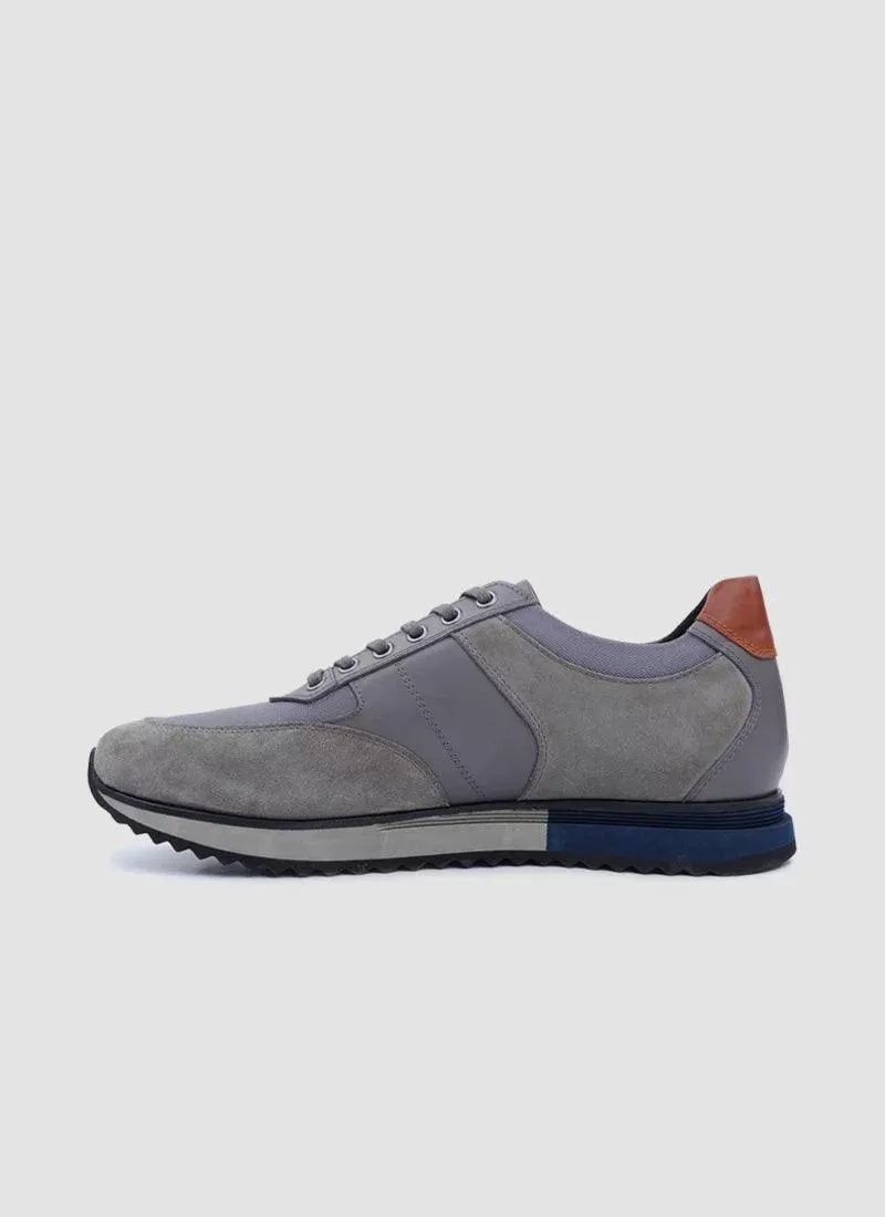 Hades Sneaker