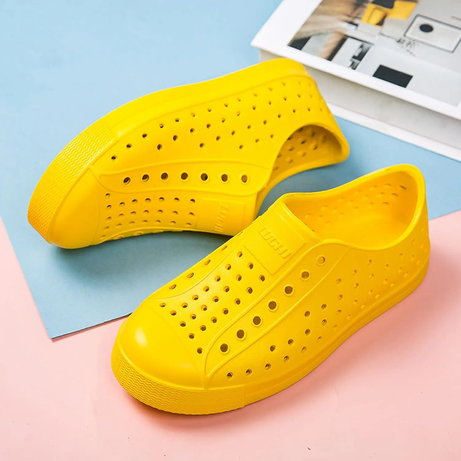 Kids’ Colorful Slip-On Garden Clogs, Lightweight Waterproof & Breathable Shoes with Non-Slip Sole, Available in Fun Colors for Outdoor Play, Beach, and Everyday Adventures