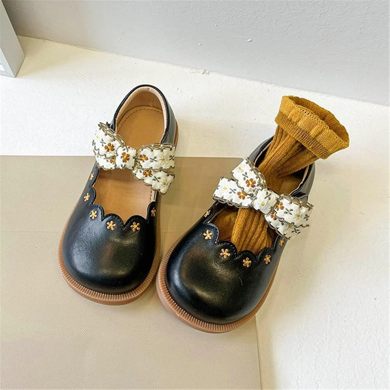 Kids Sandals Little Girl's Adorable Slip On Ballet Shoes Comfy Buttery Textured Flower Wedding Party Shoes