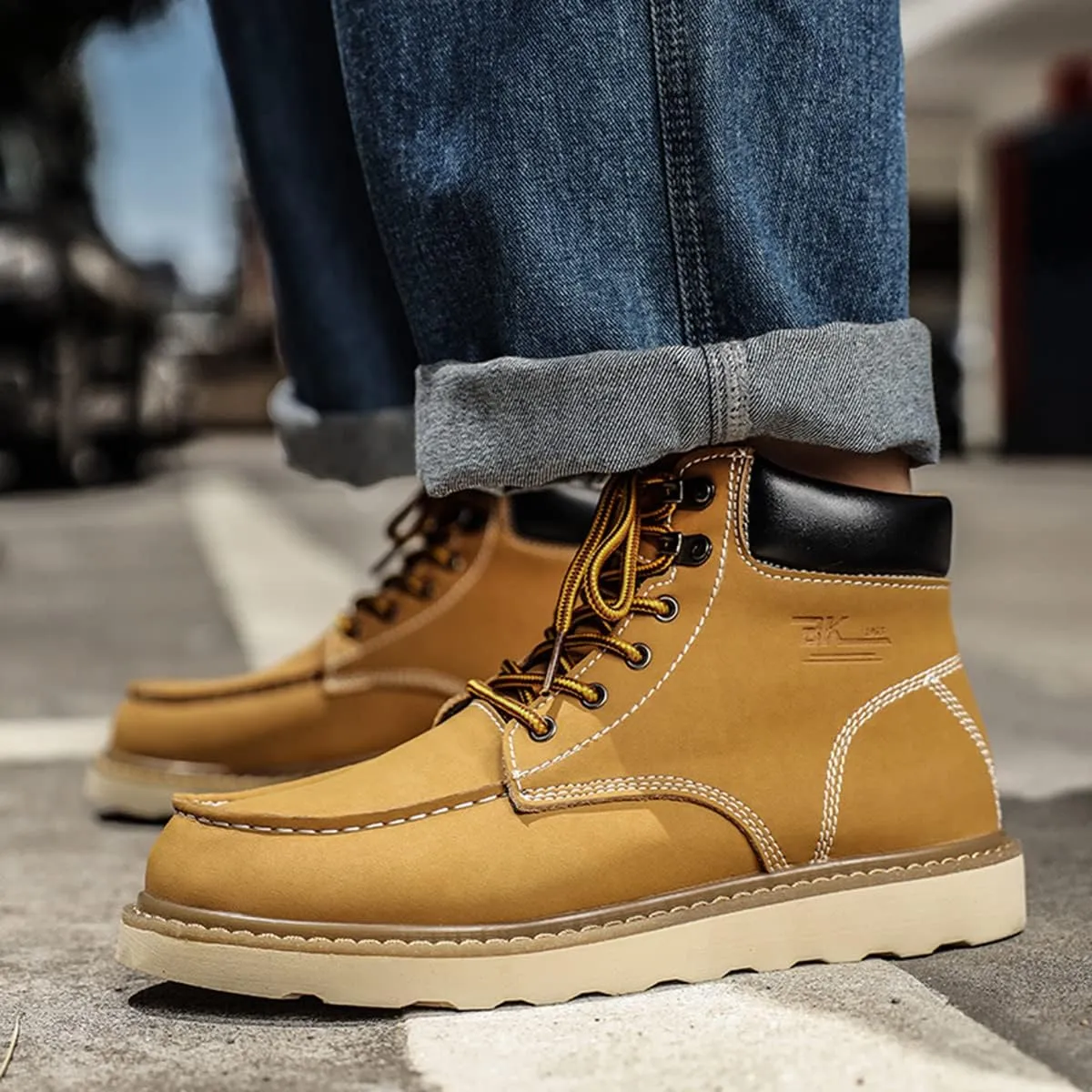 MENS Work Boot High-tops Slip Resistant Protective Leather Shoes Outdoor Sports Fluffing Warm Shoes In Winter Cotton-padded Shose.
