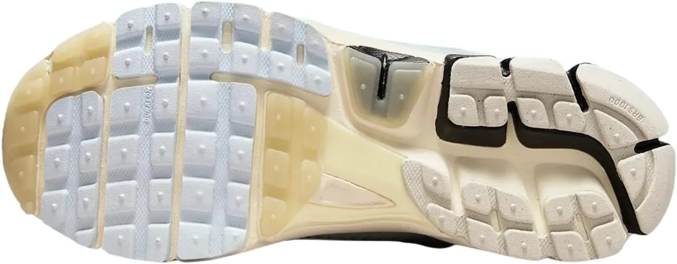 NIKE Men's Sneaker