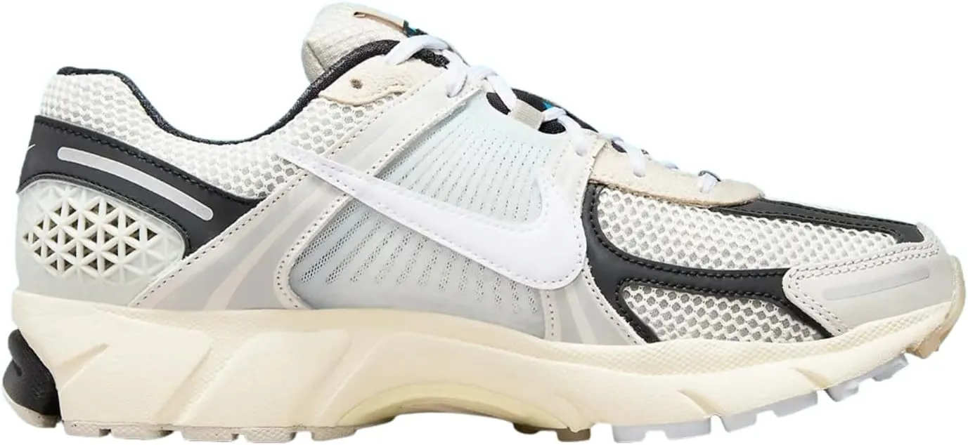 NIKE Men's Sneaker