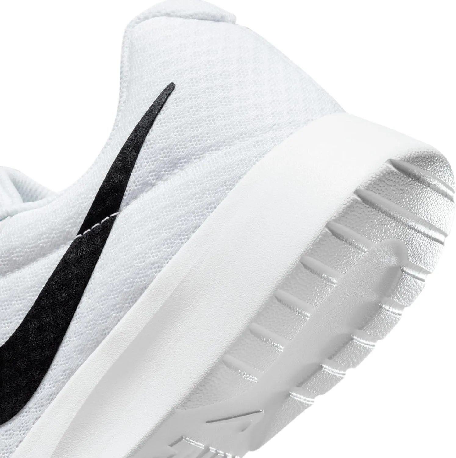 Nike Men's Tanjun Sneaker