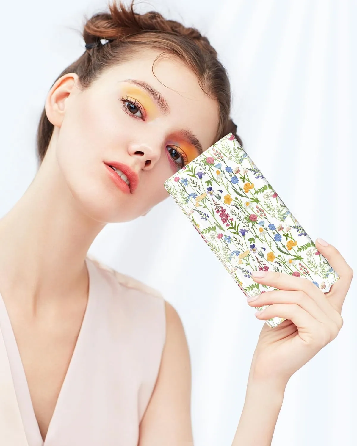 Nipichsha Womens Wallet, RFID Slim Wallets for Women, Thin Ladies Credit Card Holder Purse, Cute Leather Bifold Clutch Billfold with 11 Card Slots & ID Window, Colorful Flowers