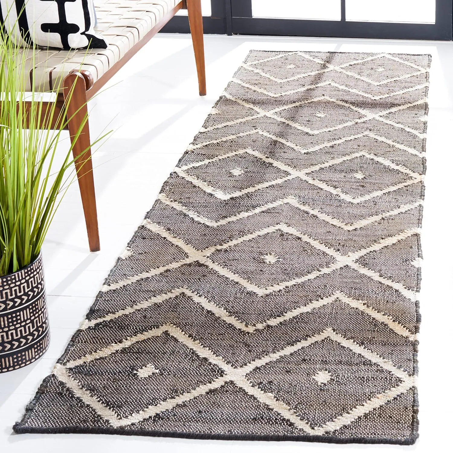SAFAVIEH Kilim Collection Runner Rug - 2'3" x 7', Charcoal & Natural, Handmade Moroccan Boho Jute & Cotton, Ideal for High Traffic Areas in Living Room, Bedroom (KLM750H)