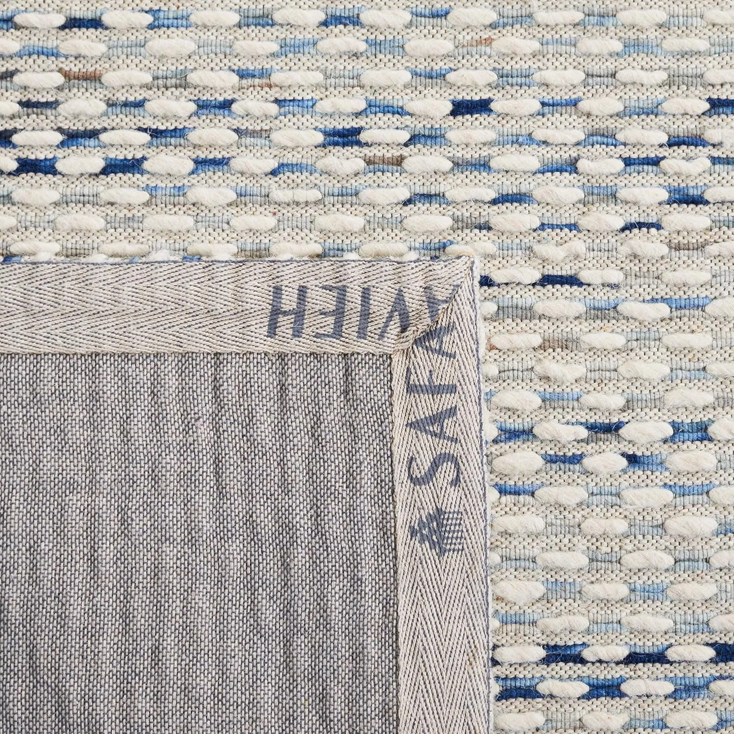 SAFAVIEH Marbella Collection Area Rug - 8' x 10', White & Navy, Handmade Wool, Ideal for High Traffic Areas in Living Room, Bedroom (MRB158N)