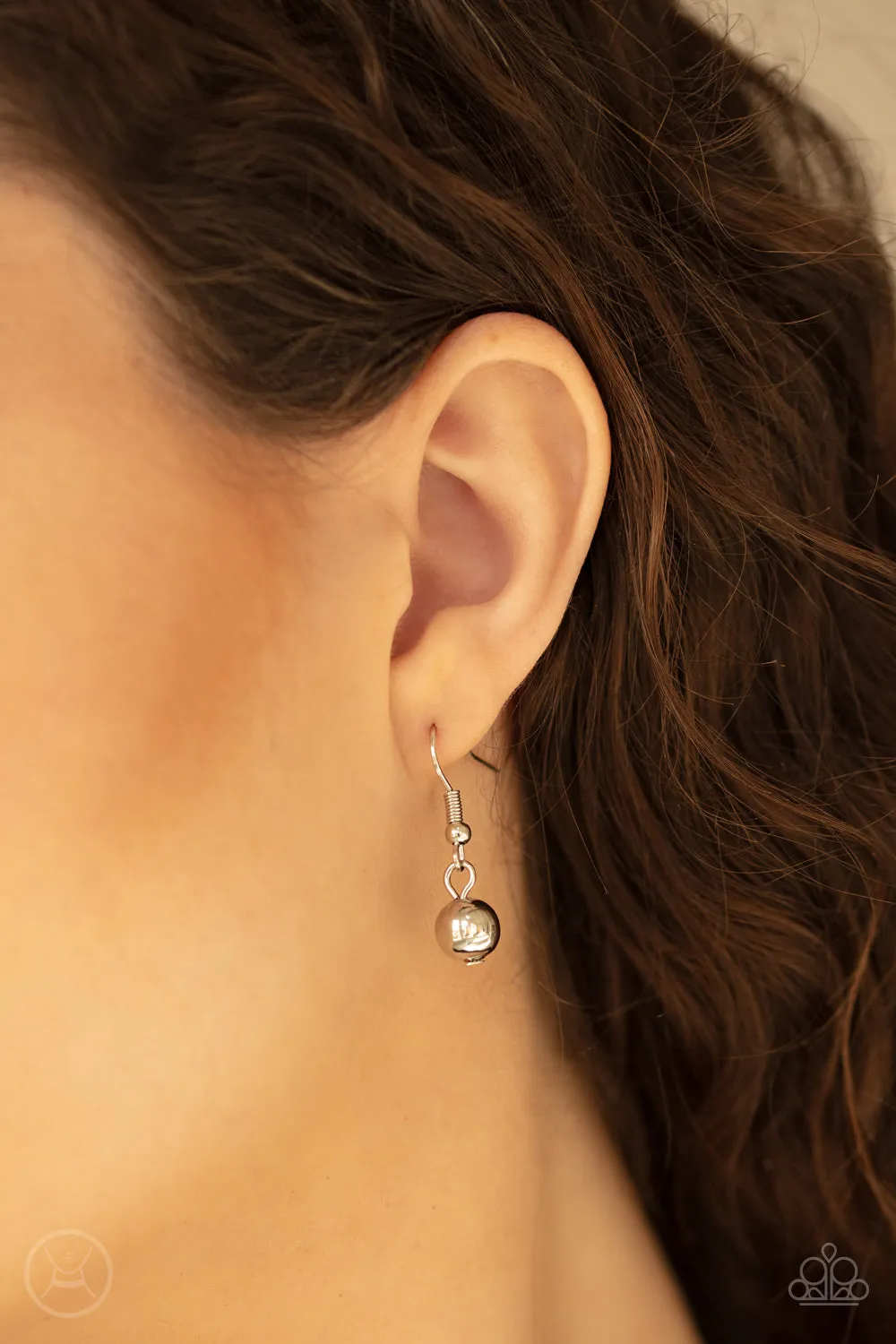 Serpentine Sheen - Silver - Paparazzi