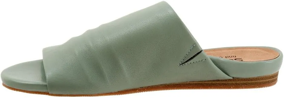 SoftWalk Women's Camano Sandal