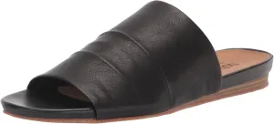 SoftWalk Women's Camano Sandal