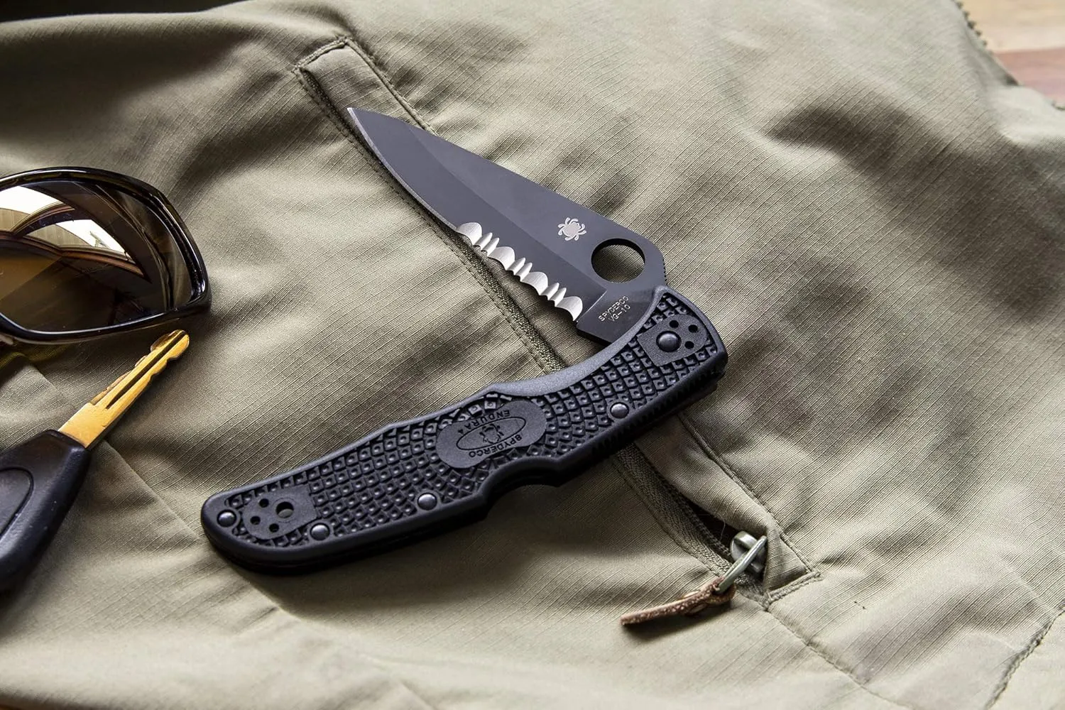 Spyderco Endura 4 Lightweight Signature Knife with 3.80" VG-10 Steel Blade and Blue FRN Handle - PlainEdge - C10FPBL