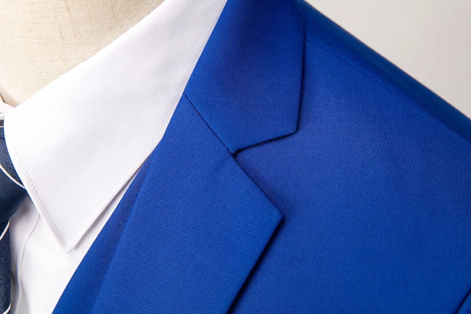 UNINUKOO Mens Suit Slim Fit 1 Button 2 Piece Wedding Party Holiday Solid Color Tux Suits for Men