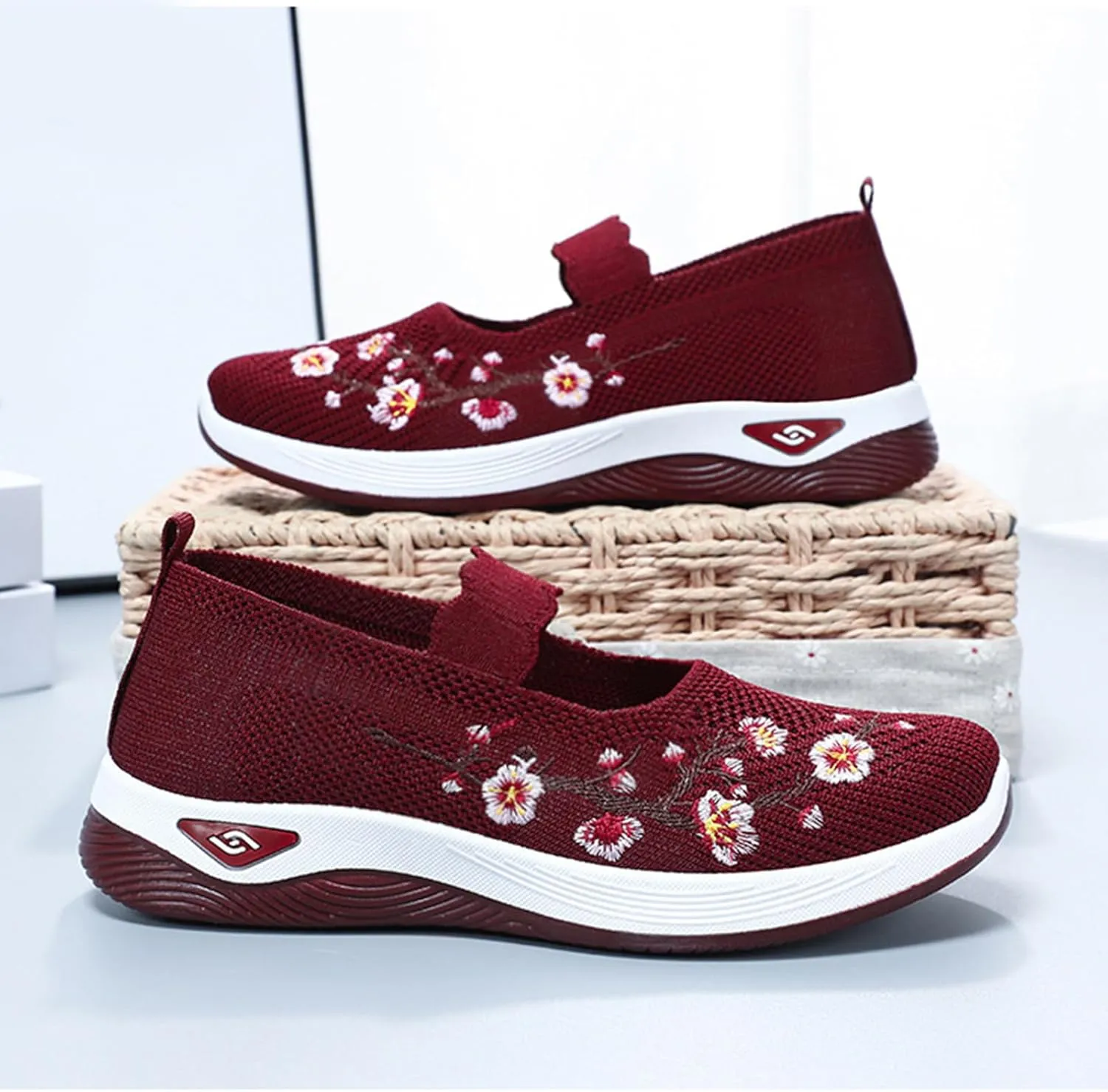 Walking Shoes Women Lightweight Breathable Knit Mesh Flat Loafers Comfy Mary Jane Non Slip Memory Foam Mom Walking Nurse Shoes Casual Soft Cushion Sneakers