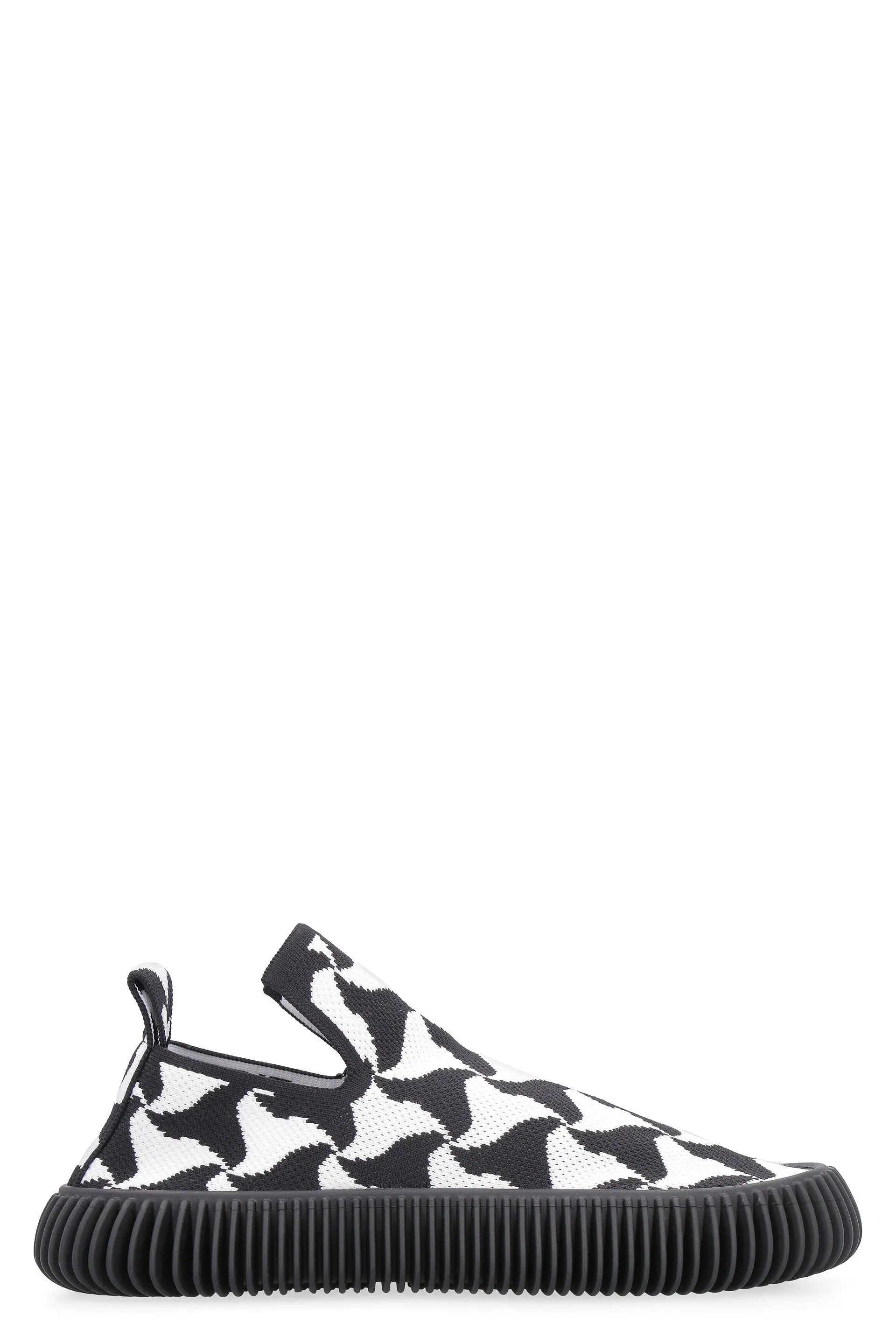 WAVY TRIANGLE SLIP-ON SNEAKERS
