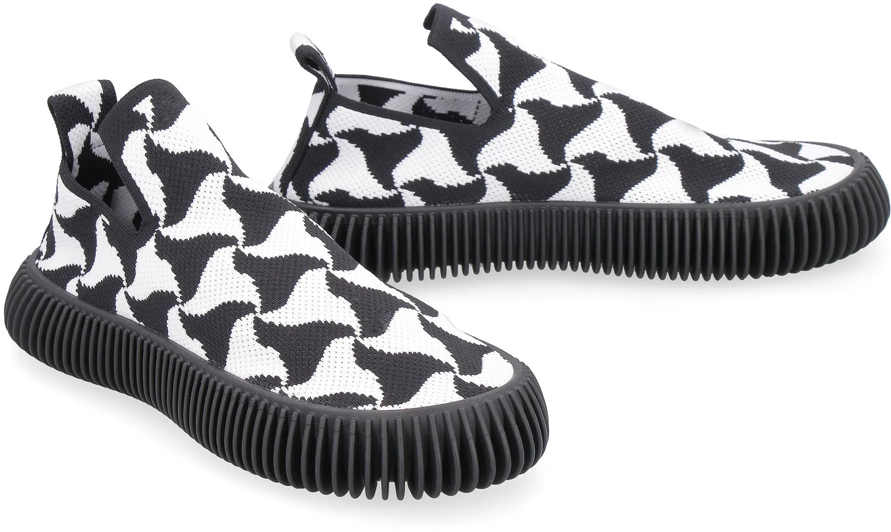 WAVY TRIANGLE SLIP-ON SNEAKERS