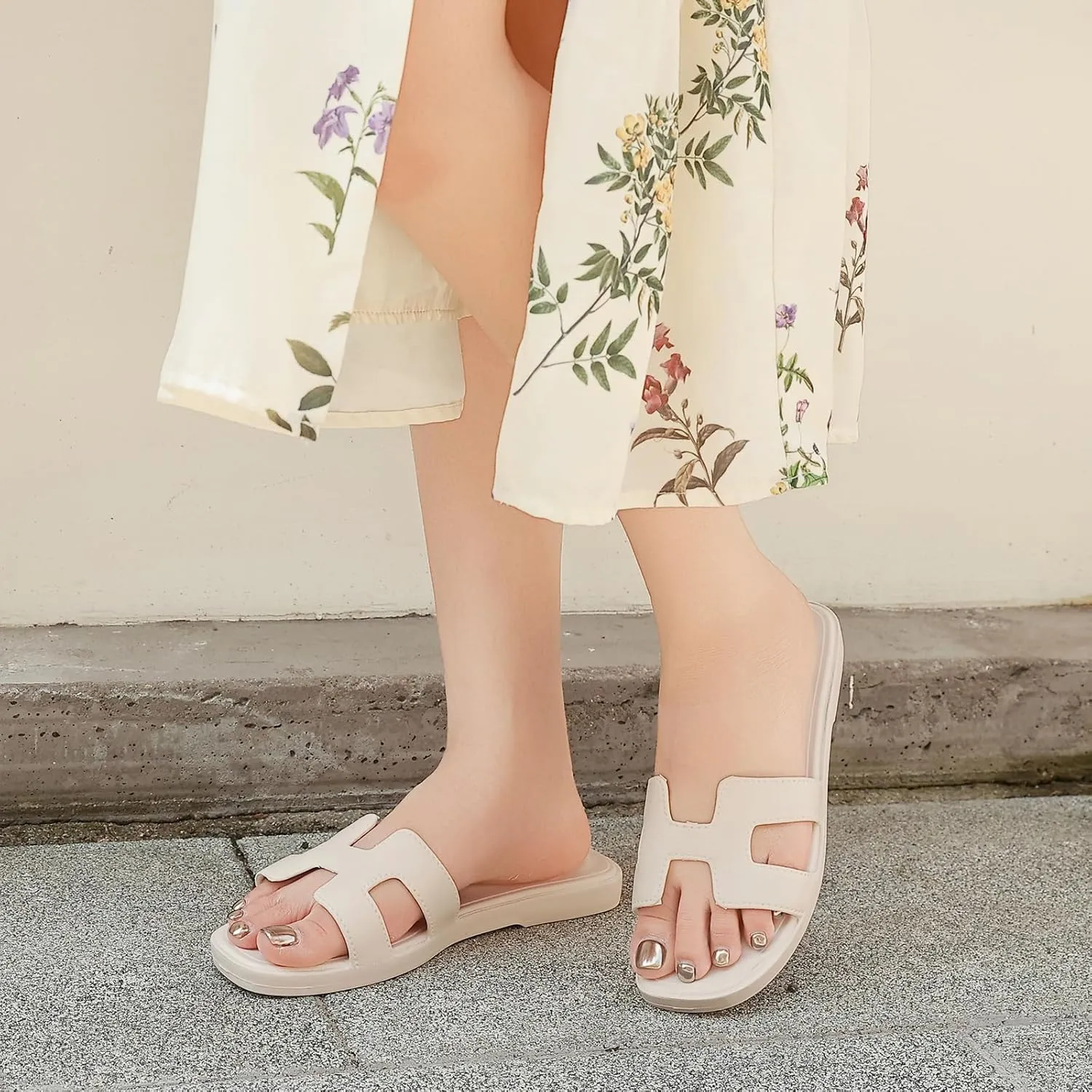 Women Flat Sandals Fashion Open Toe Dressy Slide Comfortable Slip On Slides for Summer Vacations, Black White, Gifts for Ladies 2025